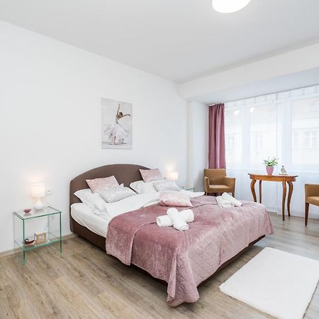 Апартаменты Perla Hradce 202 Градец-Кралове Экстерьер фото