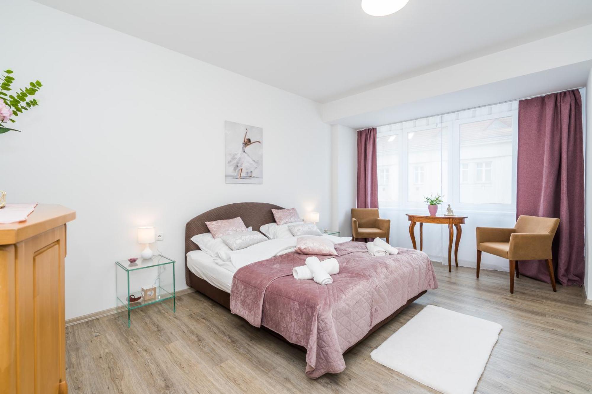Апартаменты Perla Hradce 202 Градец-Кралове Экстерьер фото